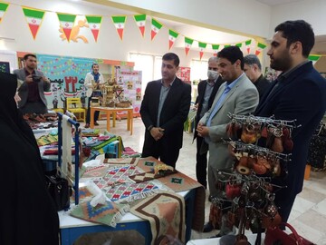 برگزاری نمایشگاه صنایع‌دستی و مشاغل خانگی بانوان کارآفرین در پیشوا