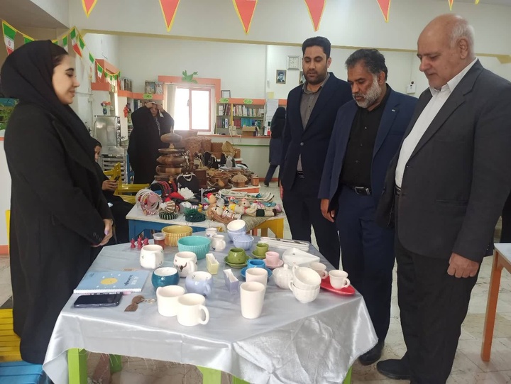 برگزاری نمایشگاه صنایع‌دستی و مشاغل خانگی بانوان کارآفرین در پیشوا