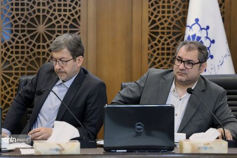 نشست بررسی مسائل و مشکلات سرمایه‌گذاری در بخش گردشگری استان اصفهان