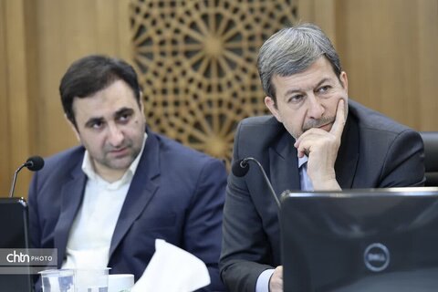 نشست بررسی مسائل و مشکلات سرمایه‌گذاری در بخش گردشگری استان اصفهان
