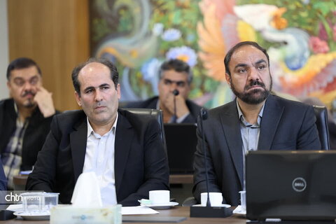 نشست بررسی مسائل و مشکلات سرمایه‌گذاری در بخش گردشگری استان اصفهان