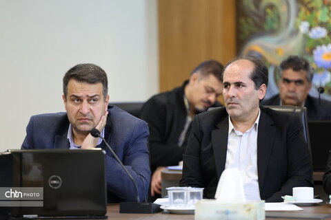 نشست بررسی مسائل و مشکلات سرمایه‌گذاری در بخش گردشگری استان اصفهان