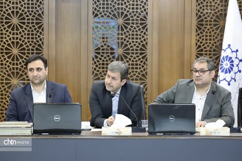 نشست بررسی مسائل و مشکلات سرمایه‌گذاری در بخش گردشگری استان اصفهان