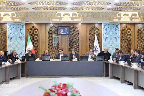 نشست بررسی مسائل و مشکلات سرمایه‌گذاری در بخش گردشگری استان اصفهان