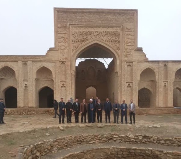 بازدید استاندار خراسان رضوی از اثر تاریخی ثبت جهانی کاخ رباط شرف