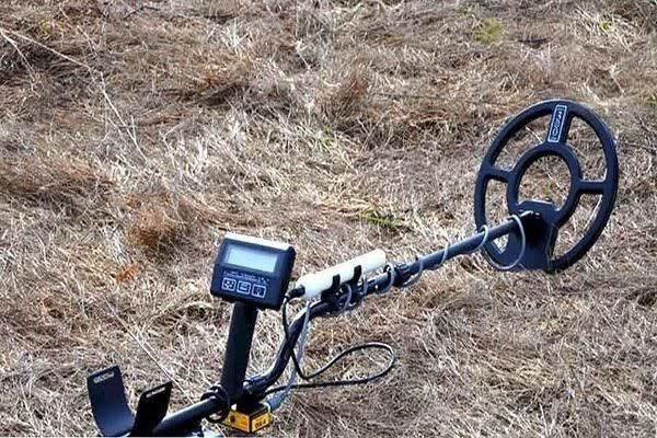 کشف‌وضبط یک دستگاه فلزیاب و دستگیری یک متهم در شهرستان راز و جرگلان