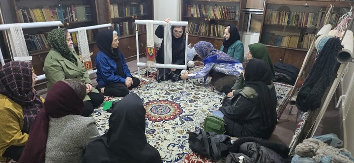 برگزاری دوره آموزشی گلیم‌بافی در میاندوآب