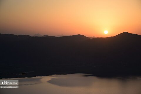 تجربه پرواز بر فراز دریاچه زریبار کردستان
