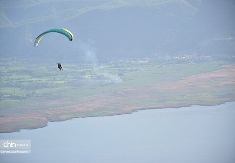 تجربه پرواز بر فراز دریاچه زریبار کردستان