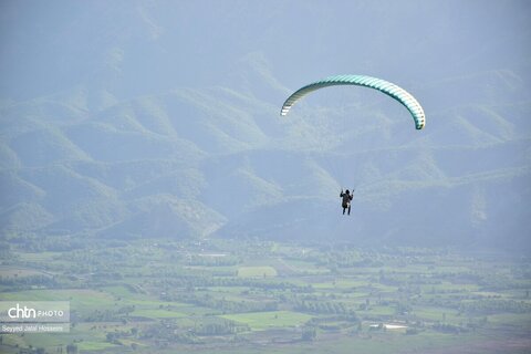 تجربه پرواز بر فراز دریاچه زریبار کردستان
