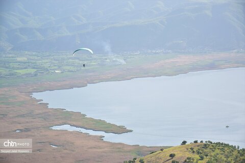 تجربه پرواز بر فراز دریاچه زریبار کردستان