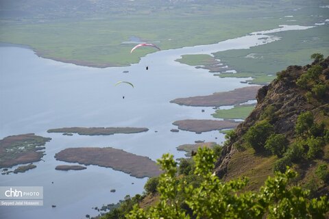 تجربه پرواز بر فراز دریاچه زریبار کردستان