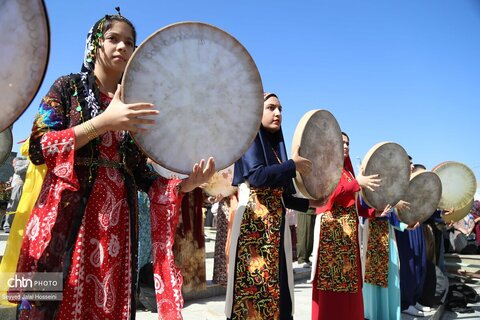 دف، ضرب‌آهنگ فرهنگ و هویت سنندج