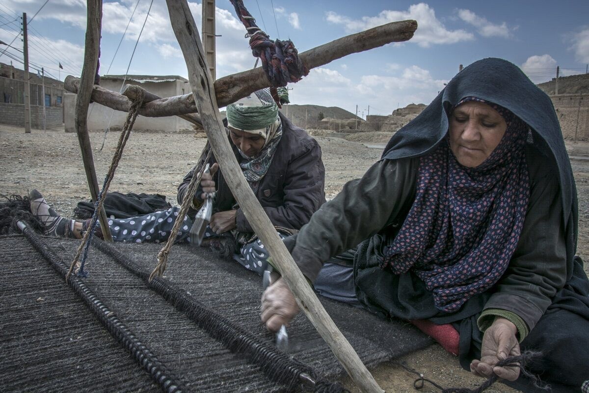 سیاهچادربافی خراسان جنوبی، از سنت عشایری تا فرصتهای نوین اقتصادی