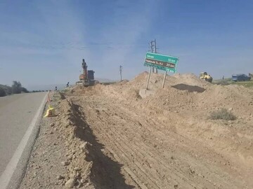 عریض و آسفالت محور حادثه‌خیز دهرم- سه‌راهی عسلویه آغاز شد