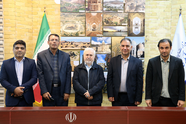 دیدار مسئولان شهری خورموج با قائممقام وزیر و معاون میراثفرهنگی دیدار مسئولان شهری خورموج با قائممقام وزیر و معاون میراثفرهنگی
