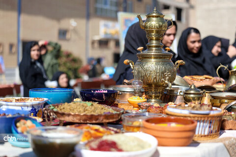 جشنواره چهل آش شهر تاریخی طاد.در اصفهان