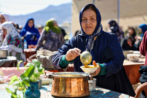 جشنواره چهل آش شهر تاریخی طاد در اصفهان