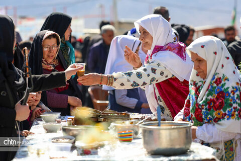 جشنواره چهل آش شهر تاریخی طاد.در اصفهان