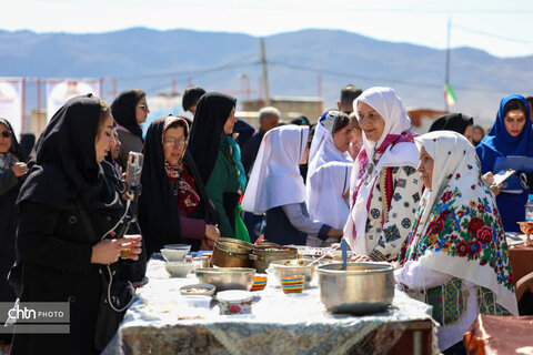 جشنواره چهل آش شهر تاریخی طاد.در اصفهان