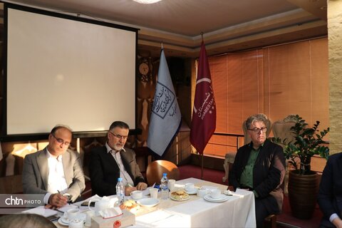 نشست هم اندیشی