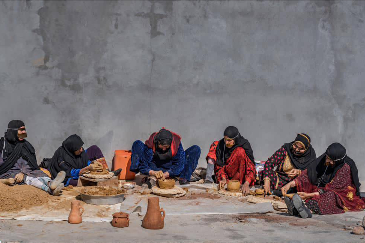 چارو، تداوم هزاران سال سفال دستساز زنان بهده هرمزگان/ نمایش همبستگی اجتماعی و ارتقای جایگاه زنان در ساختار روستا