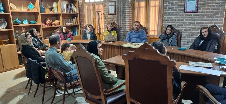 واگذاری تصدی‌گری صنایع‌دستی به تشکل‌ها/ تمرکز بر راهبری و نظارت هوشمند/ لزوم جهش دیجیتال در آموزش صنایع‌دستی و بازارهای هدف