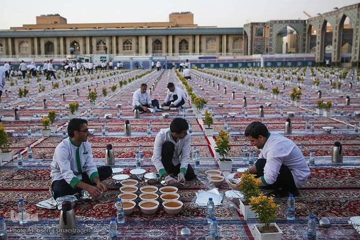 آمادگی مهمانسرای حضرت رضا(ع) برای ضیافت افطار در صحن‌های حرم مطهر