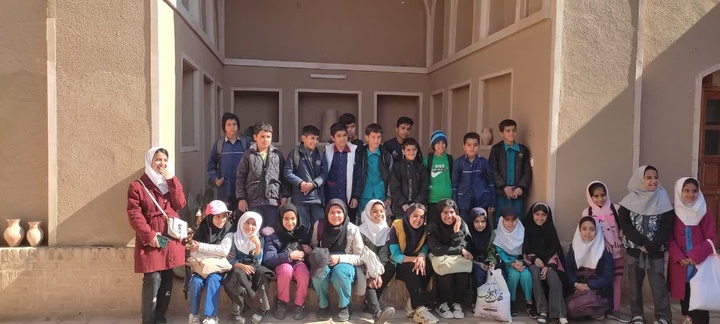 بازدید دانش‌آموزان خوسف از بافت تاریخی و آثار شاخص این شهر