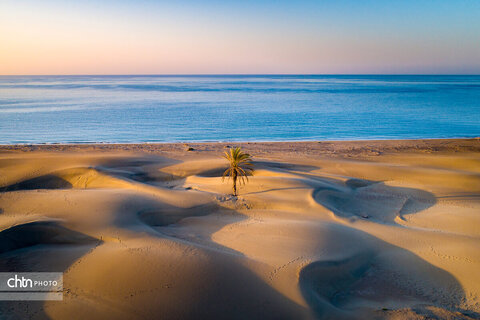 ساحل «دَرَک» بلوچستان؛ جایی که کویر و دریا در آغوش هم دیدنی می‌شود