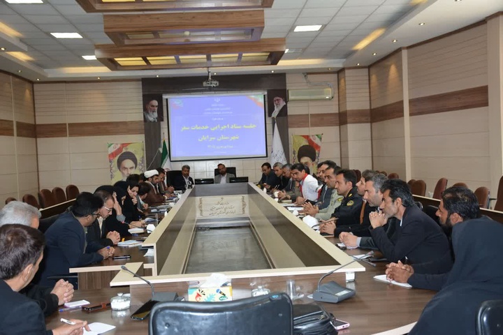 ضرورت همدلی دستگاه‌ها و برپایی نمایشگاه صنایع‌دستی برای استقبال از بهار ۱۴۰۵ در سرایان