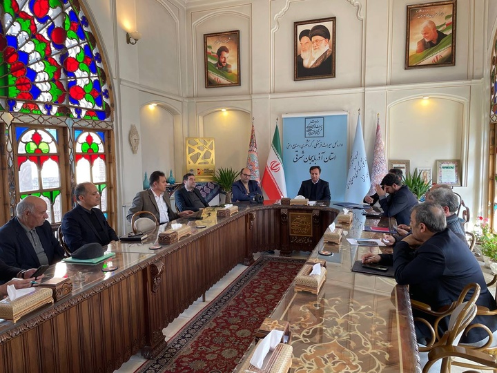 ستاد خدمات سفر نوروز ۱۴۰۵ آذربایجان‌شرقی برگزار شد/ تمرکز بر بازگشایی موزه‌ها، توسعه بازارچه‌های صنایع‌دستی و ارتقای کیفیت خدمات گردشگری