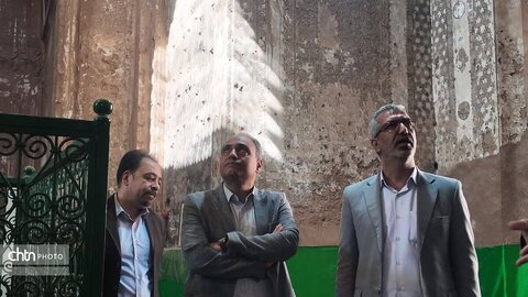 بازدید میدانی مدیرکل میراث‌فرهنگی یزد از بقعه تاریخی سید شمس‌الدین؛ تمرکز بر مرمت تزئینات نفیس و ساماندهی مرکز اسناد