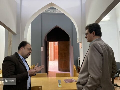 بازدید میدانی مدیرکل میراث‌فرهنگی یزد از بقعه تاریخی سید شمس‌الدین؛ تمرکز بر مرمت تزئینات نفیس و ساماندهی مرکز اسناد