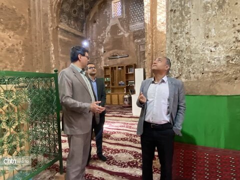 بازدید میدانی مدیرکل میراث‌فرهنگی یزد از بقعه تاریخی سید شمس‌الدین؛ تمرکز بر مرمت تزئینات نفیس و ساماندهی مرکز اسناد