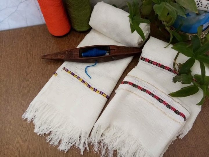 نقش‌آفرینی بانوان روستای ایور کوهسرخ در اقتصاد خانواده با احیای هنر اصیل فرت‌بافی