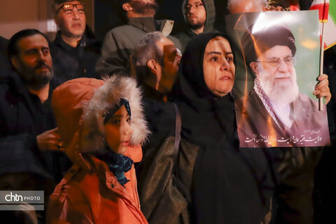 حضور حماسی و متراکم مردم در فلکه دوم تهرانپارس