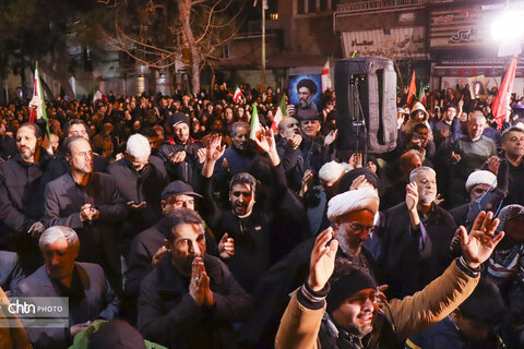 حضور حماسی و متراکم مردم در فلکه دوم تهرانپارس