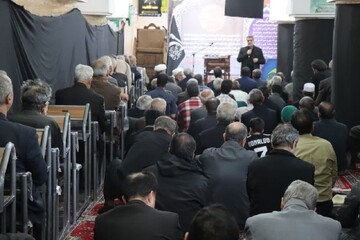 مسئولان با تمام قوا یکپارچه برای خدمت‌رسانی به مردم در تلاشند/ حفظ وحدت رمز پیروزی ماست