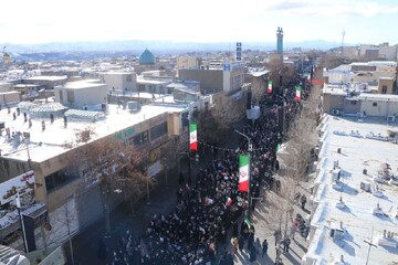 قیام زنان زنجانی در سومین روز شهادت رهبر معظم انقلاب