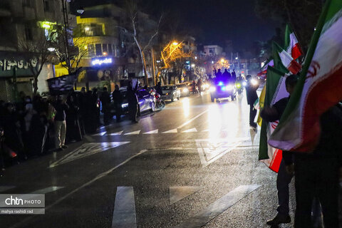 حضور حماسی کاروان خودرویی مردم در میدان نبوت تهران