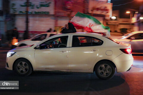 حضور حماسی کاروان خودرویی مردم در میدان نبوت تهران
