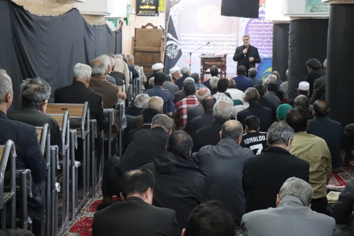 مسئولان با تمام قوا یکپارچه برای خدمت‌رسانی به مردم در تلاشند/ حفظ وحدت رمز پیروزی ماست