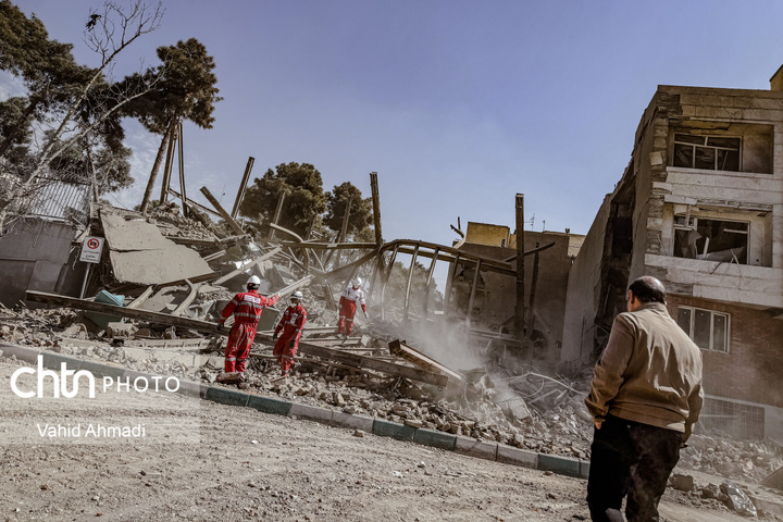 حمله آمریکا و رژیم صهیونیستی به منازل مسکونی و مدرسه در غرب تهران