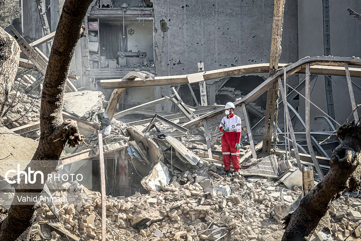 حمله آمریکا و رژیم صهیونیستی به منازل مسکونی و مدرسه در غرب تهران