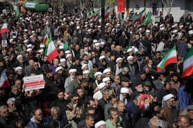 راهپیمایی گسترده نمازگزاران قم در حمایت از انقلاب اسلامی و دفاع از کشور