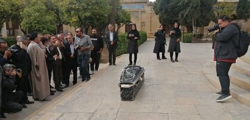 پیکر پروفسور ارفعی، رمزگشای متن‌های باستانی