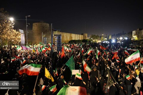 اجتماع مردم شیراز در هفتمین شب از سوگ رهبر شهید