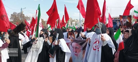 خروش بانوان ارومیه در تجدید میثاق با رهبر شهید
