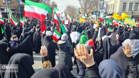 خروش بانوان ارومیه در تجدید میثاق با رهبر شهید